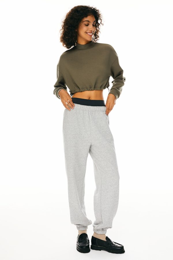 Cropped Casual Sweatshirt - Image 9