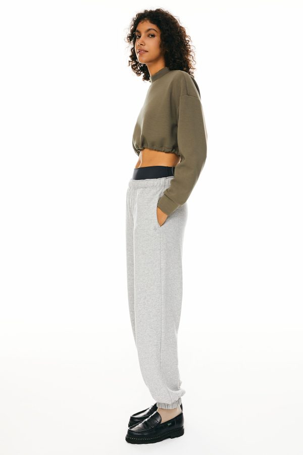 Cropped Casual Sweatshirt - Image 10