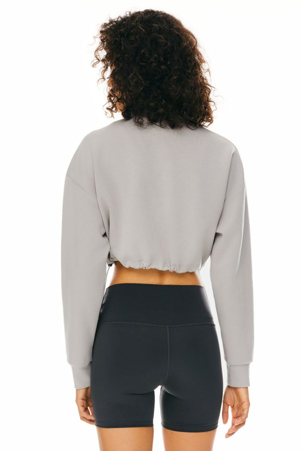 Cropped Casual Sweatshirt - Image 16