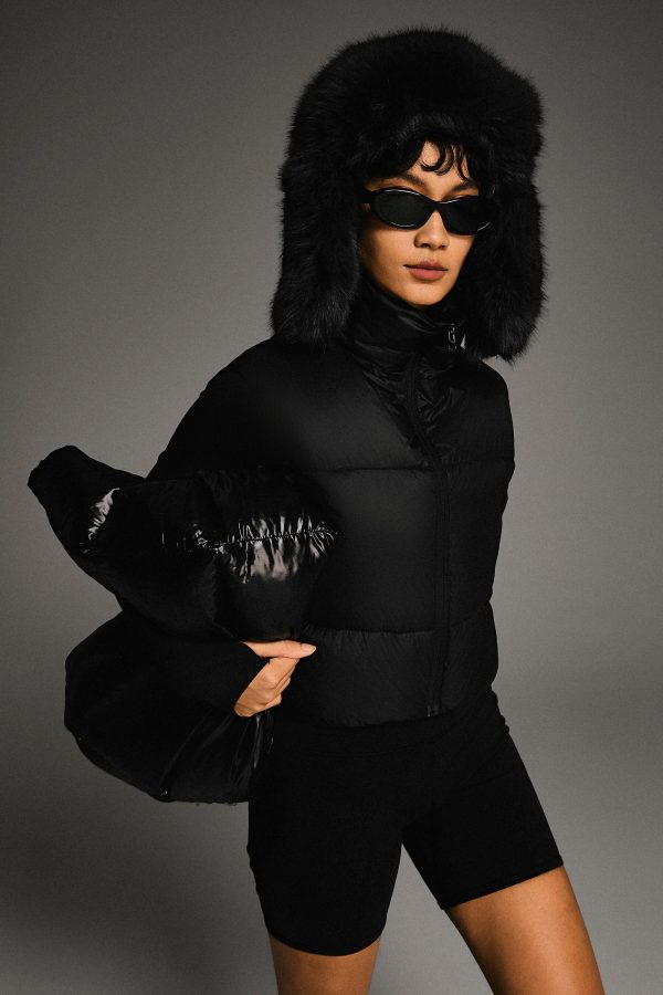 Cropped Puffer Down Vest - Image 12