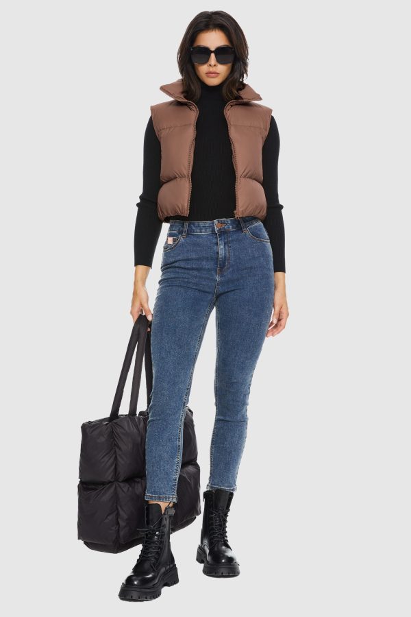 Cropped Puffer Down Vest - Image 23