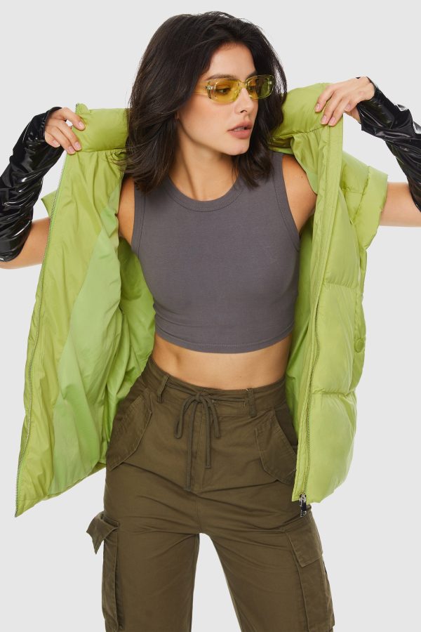 Sleeveless Classic Puffer Vest - Image 12