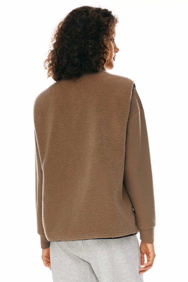 Oversized Fleece Reversible Vest Sherpa with Pockets - Image 18