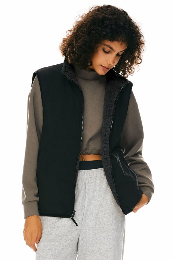 Oversized Fleece Reversible Vest Sherpa with Pockets - Image 4